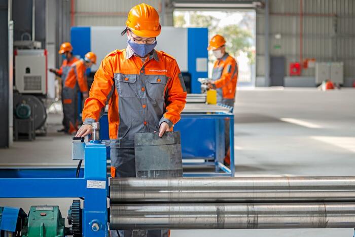 Chuẩn bị đầy đủ thiết bị bảo hộ an toàn lao động